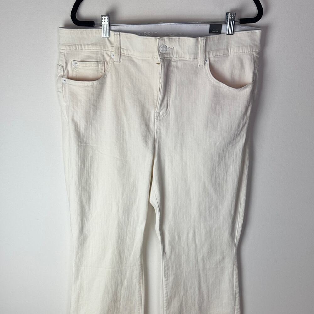 [NWT] Torrid White Pants - Women's 18